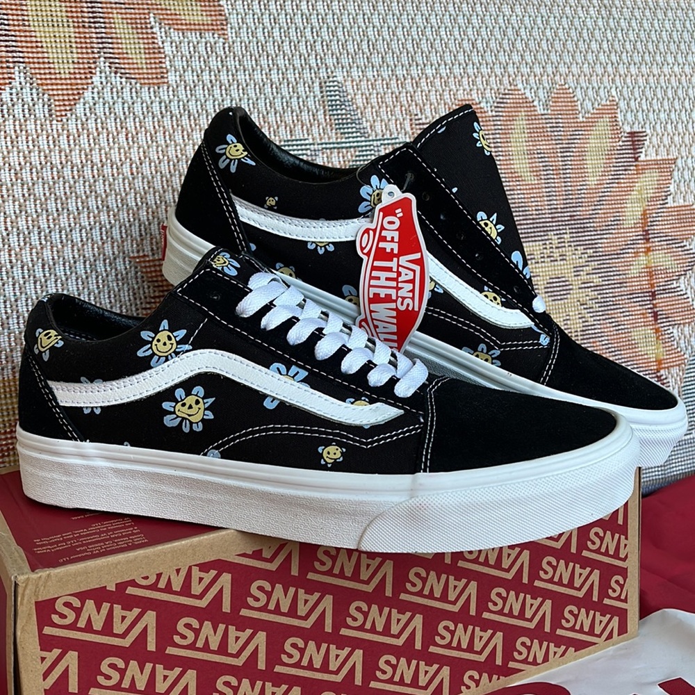 Vans Men’s Old Skool
Trippy Grin Floral Black/
VN0Á5JMIY23
 sneakers - Picture 6 of 16
